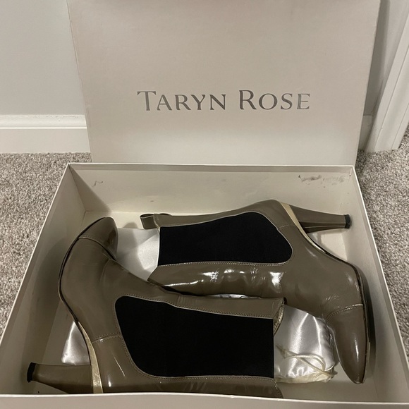 Authentic Italian - Taryn Rose Booties - Picture 1 of 8